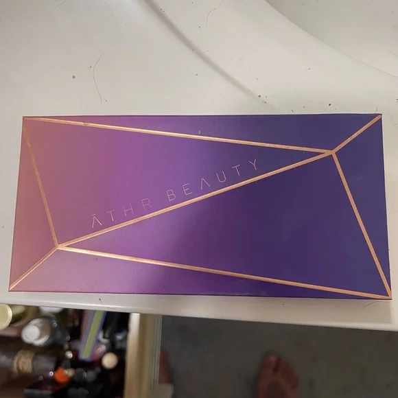 Amazing Makeup Bundle - Picture 4 of 6